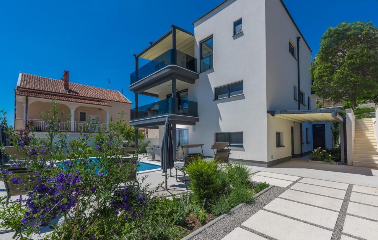 Modern Apartments With Shared Pool Near The Sea Póla Kültér fotó